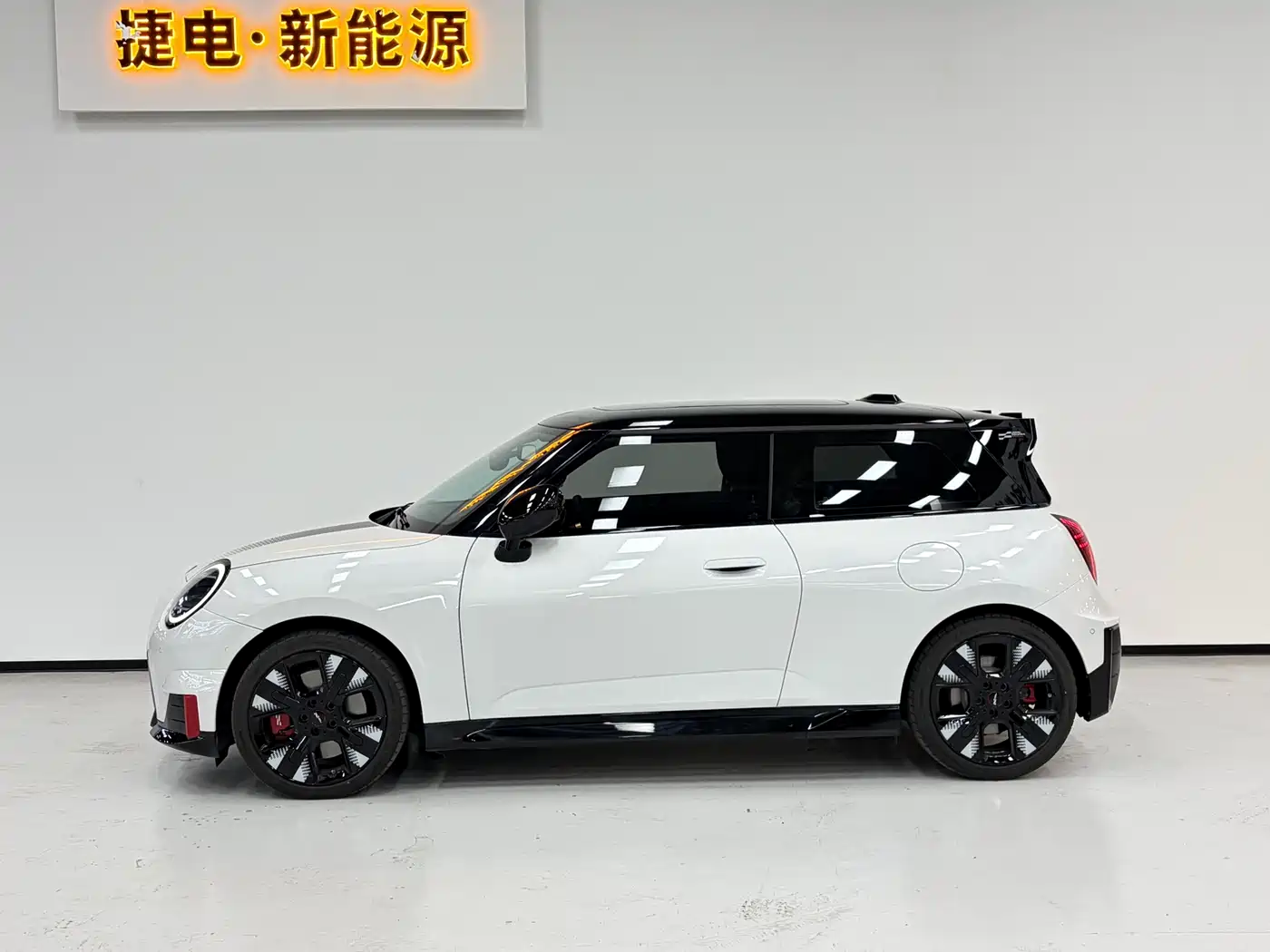MINI Electric MINI JCW 2025 JOHN COOPER WORKS фото 11