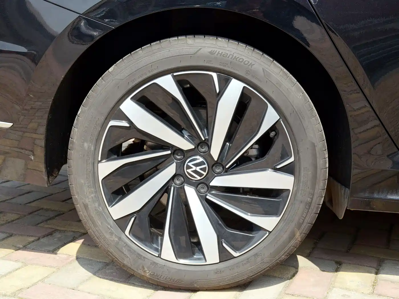 Volkswagen Passat 2024 380TSI Dragon Soaring Edition фото 4