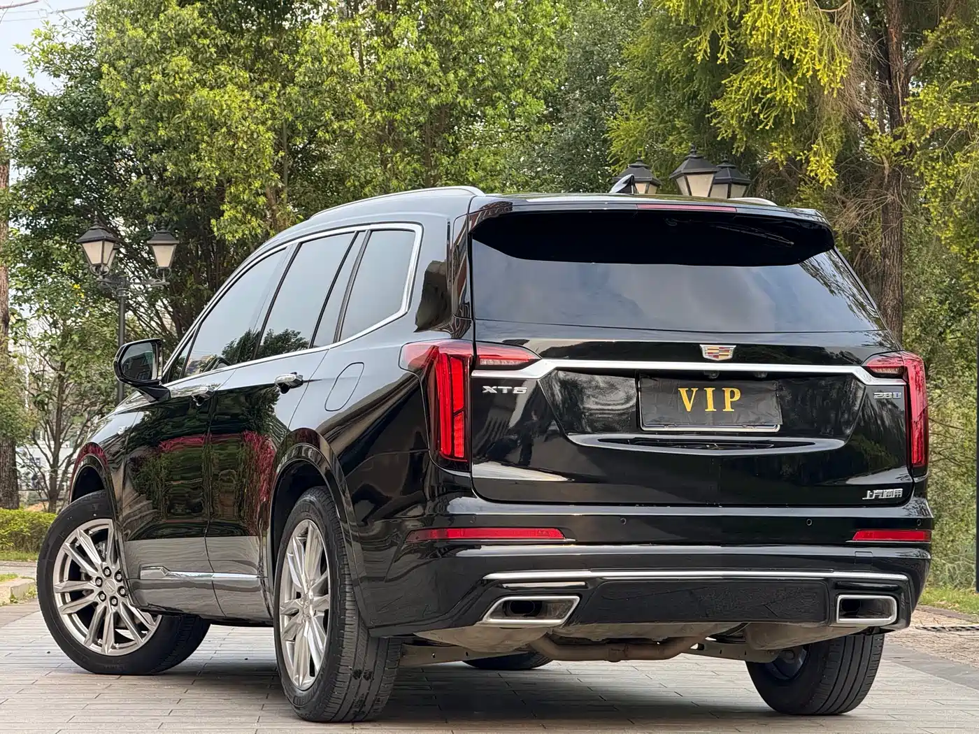 CADILLAC XT6