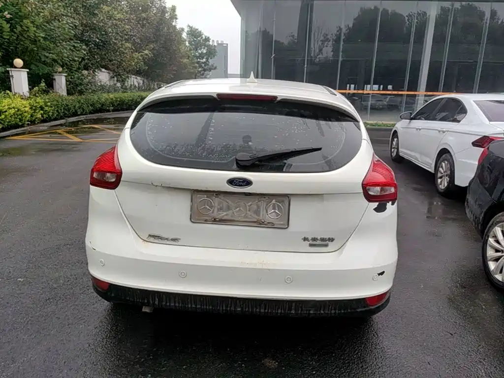 Фото 6 - Ford Focus
