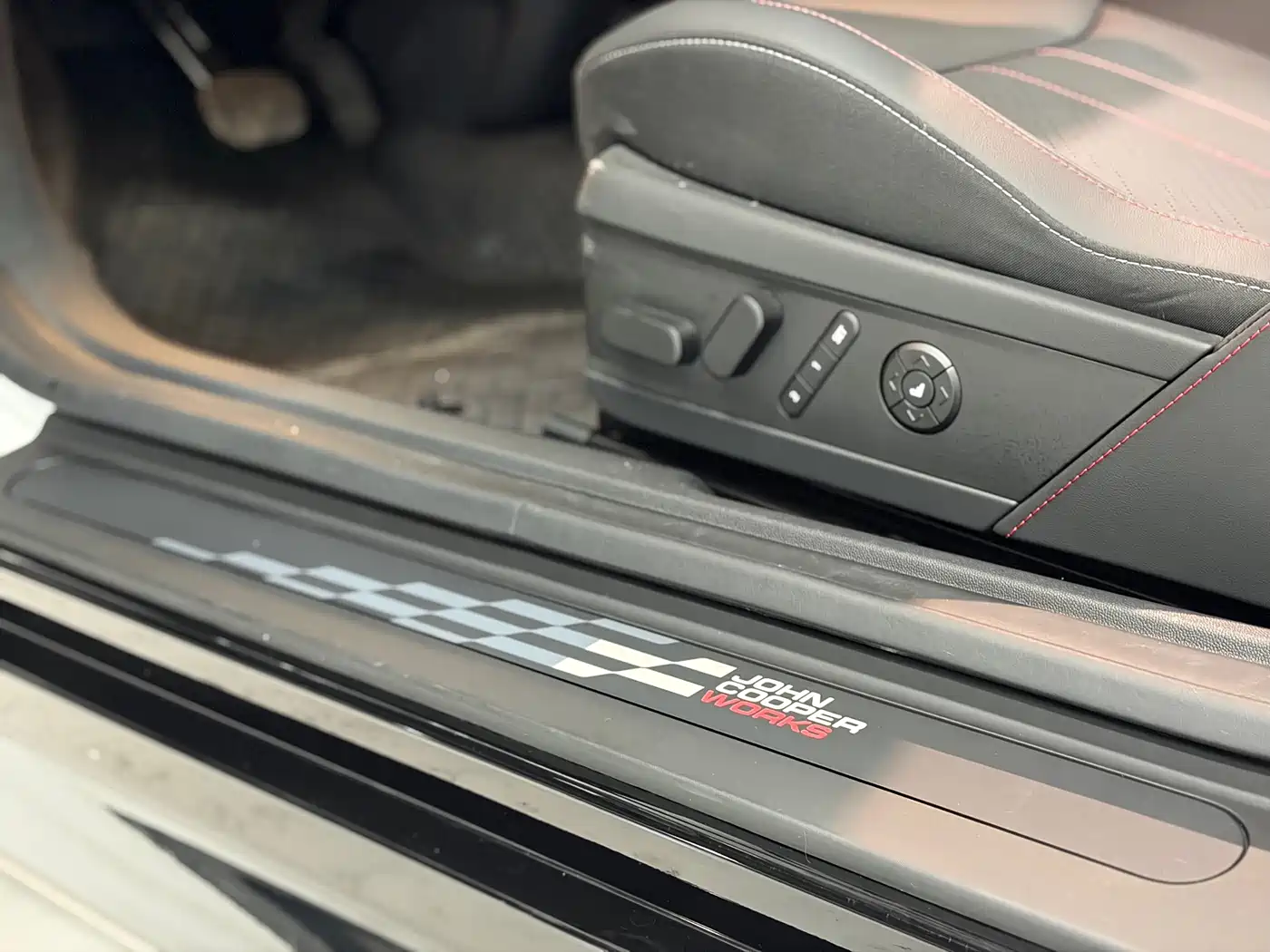 MINI Electric MINI JCW 2025 JOHN COOPER WORKS фото 10