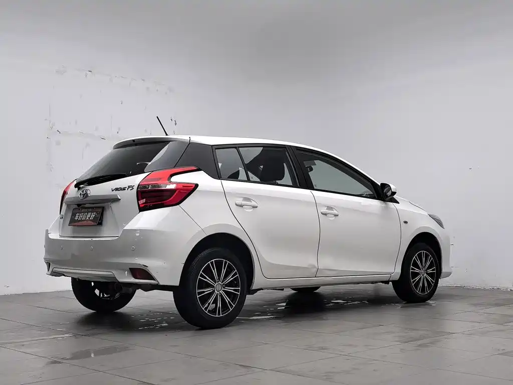 Фото 2 - Toyota Vios FS