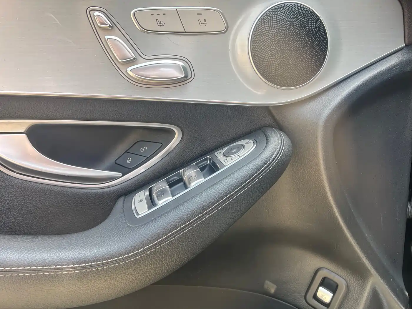 Mercedes-Benz GLC 2022 Facelift III GLC 260 L 4MATIC Dynamic фото 6