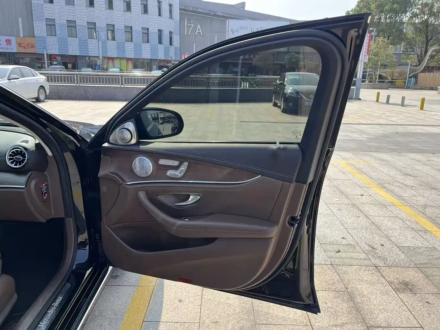 Mercedes-Benz E-Class 2022 Second Facelift E 300 L Luxury фото 29