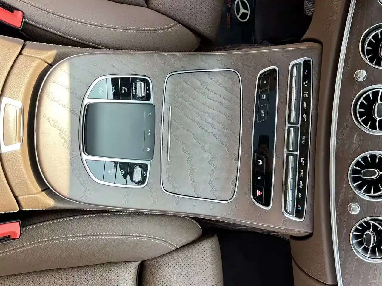 Mercedes-Benz E-Class 2022 Second Facelift E 300 L Luxury фото 32