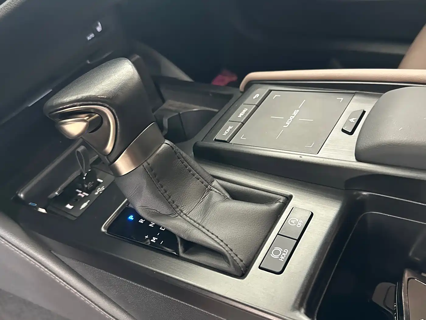 Lexus ES 2021 200 Excellence Edition фото 5