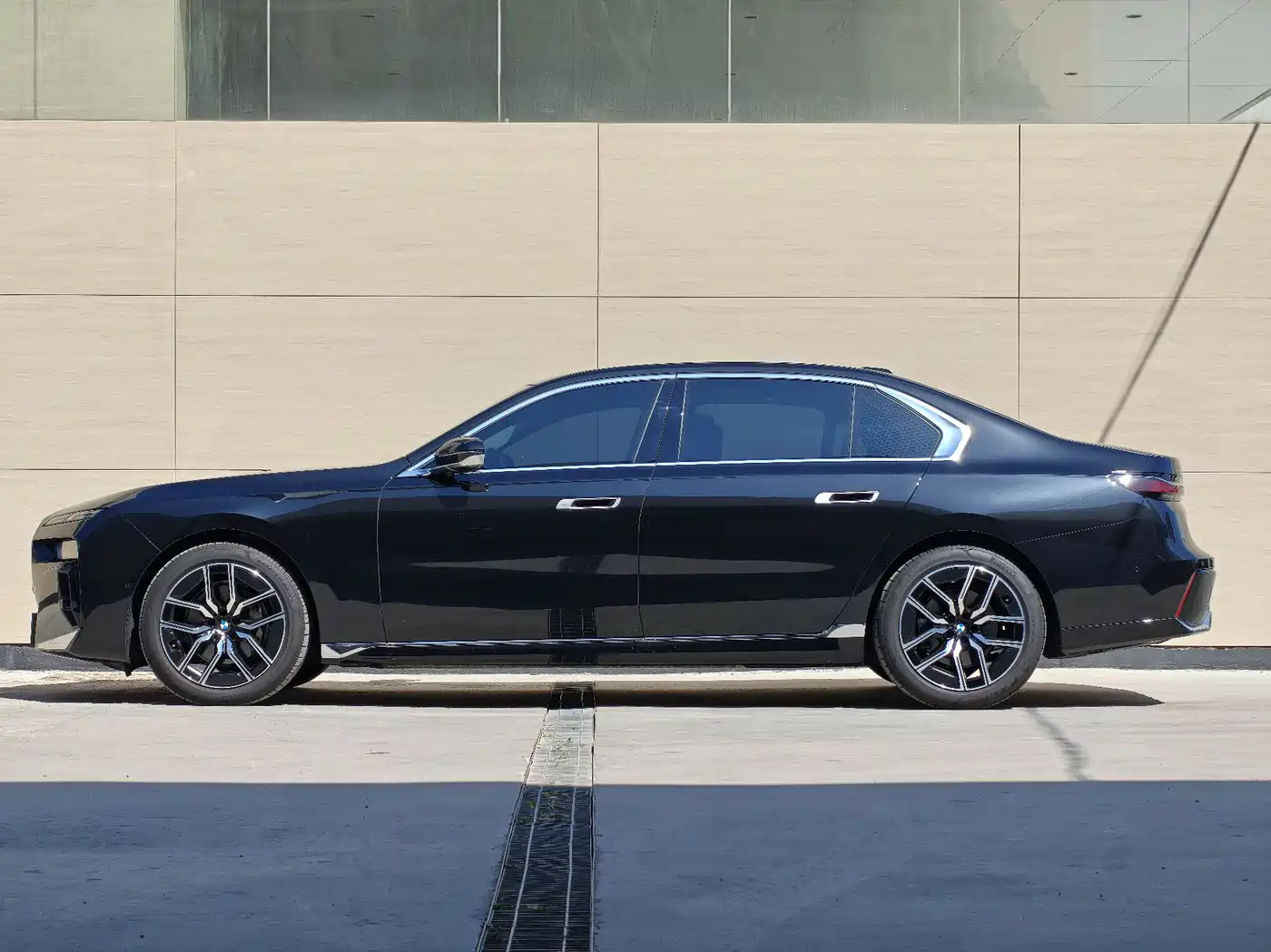 BMW 7-SERIES