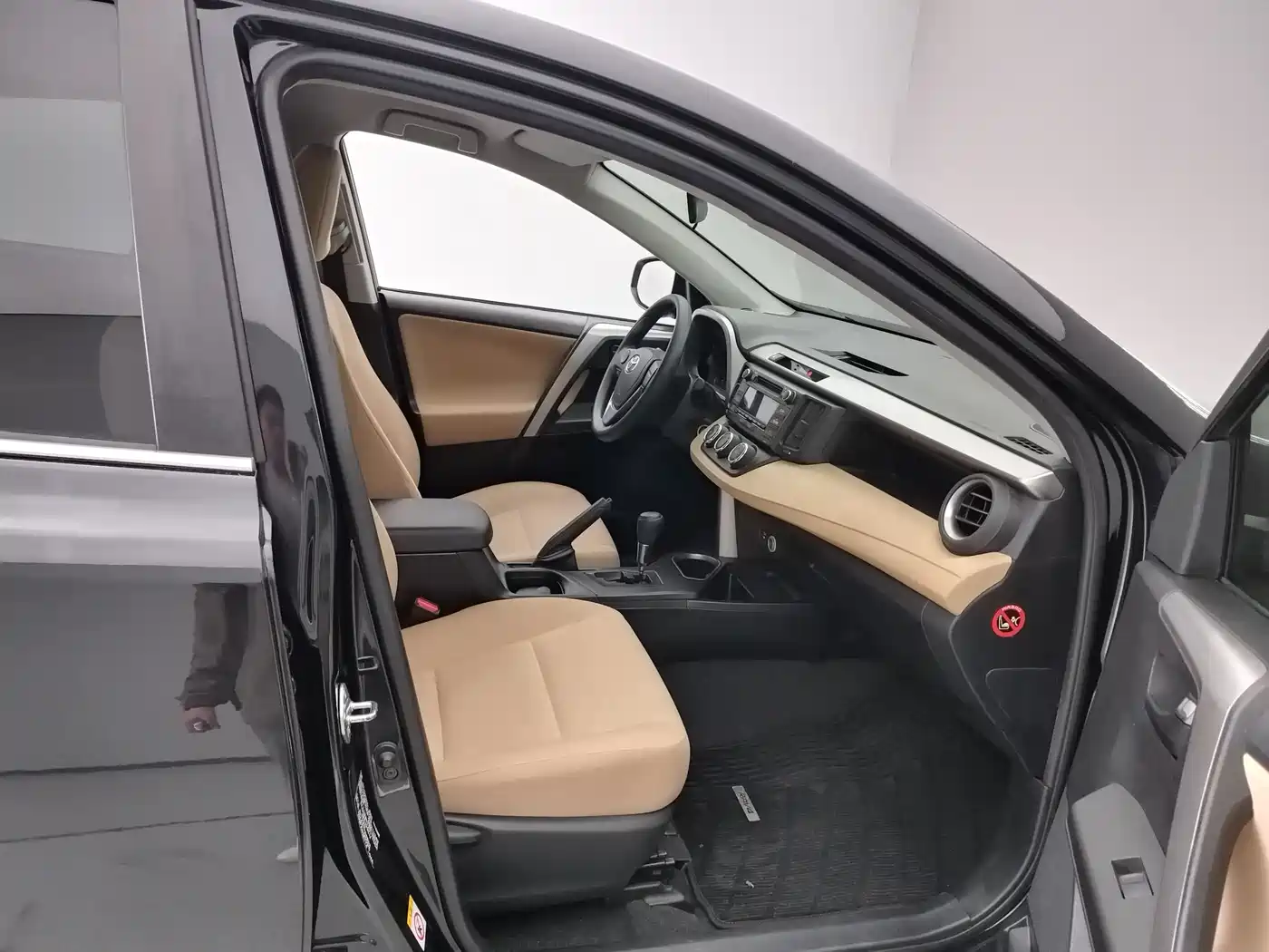Toyota RAV4 Rongfang 2016 2.0L CVT 2WD Urban (China V) фото 17
