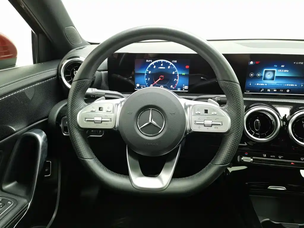 صورة 11 - Mercedes-Benz A-Class