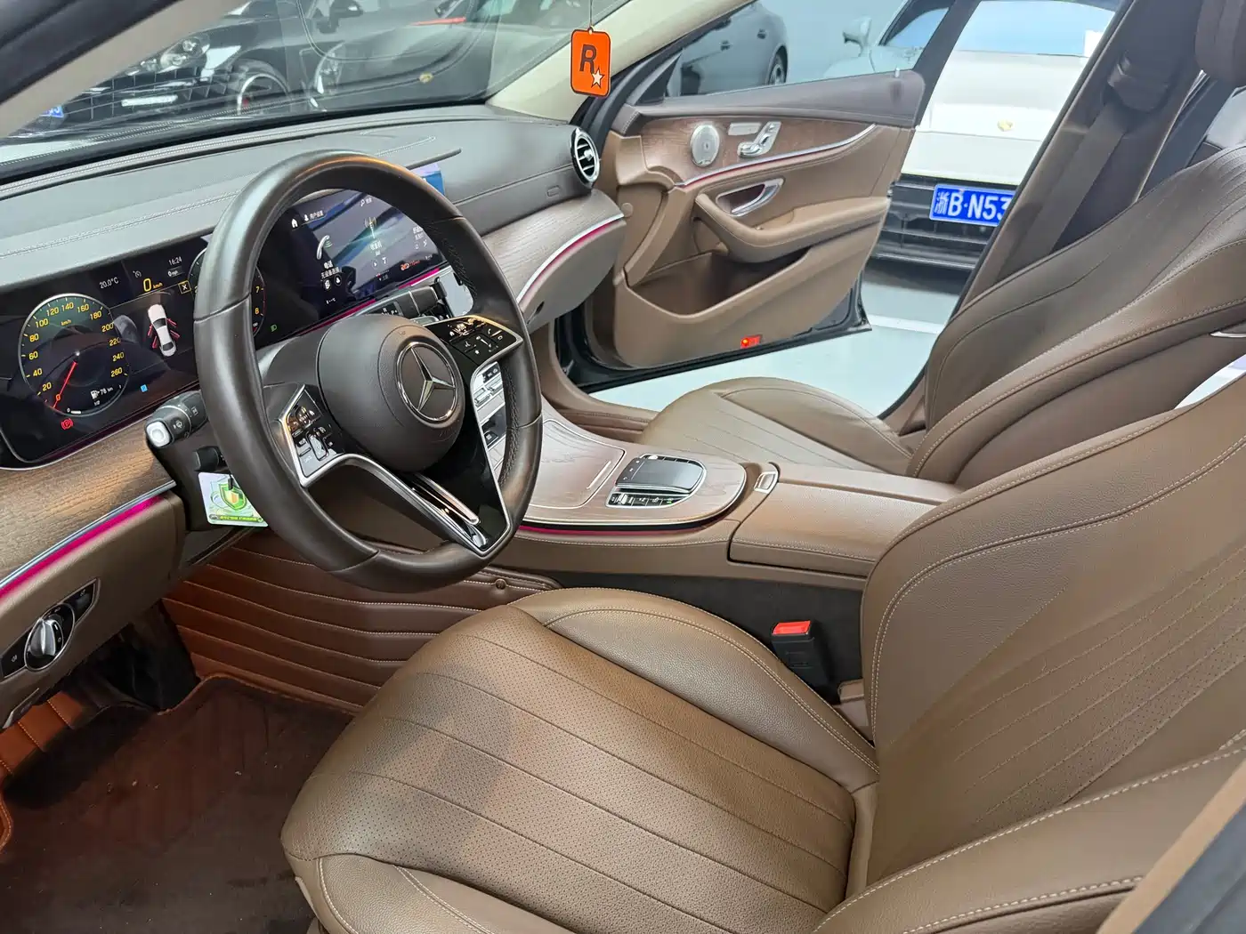 Mercedes-Benz E-Class 2022 E 300 L Fashion фото 5