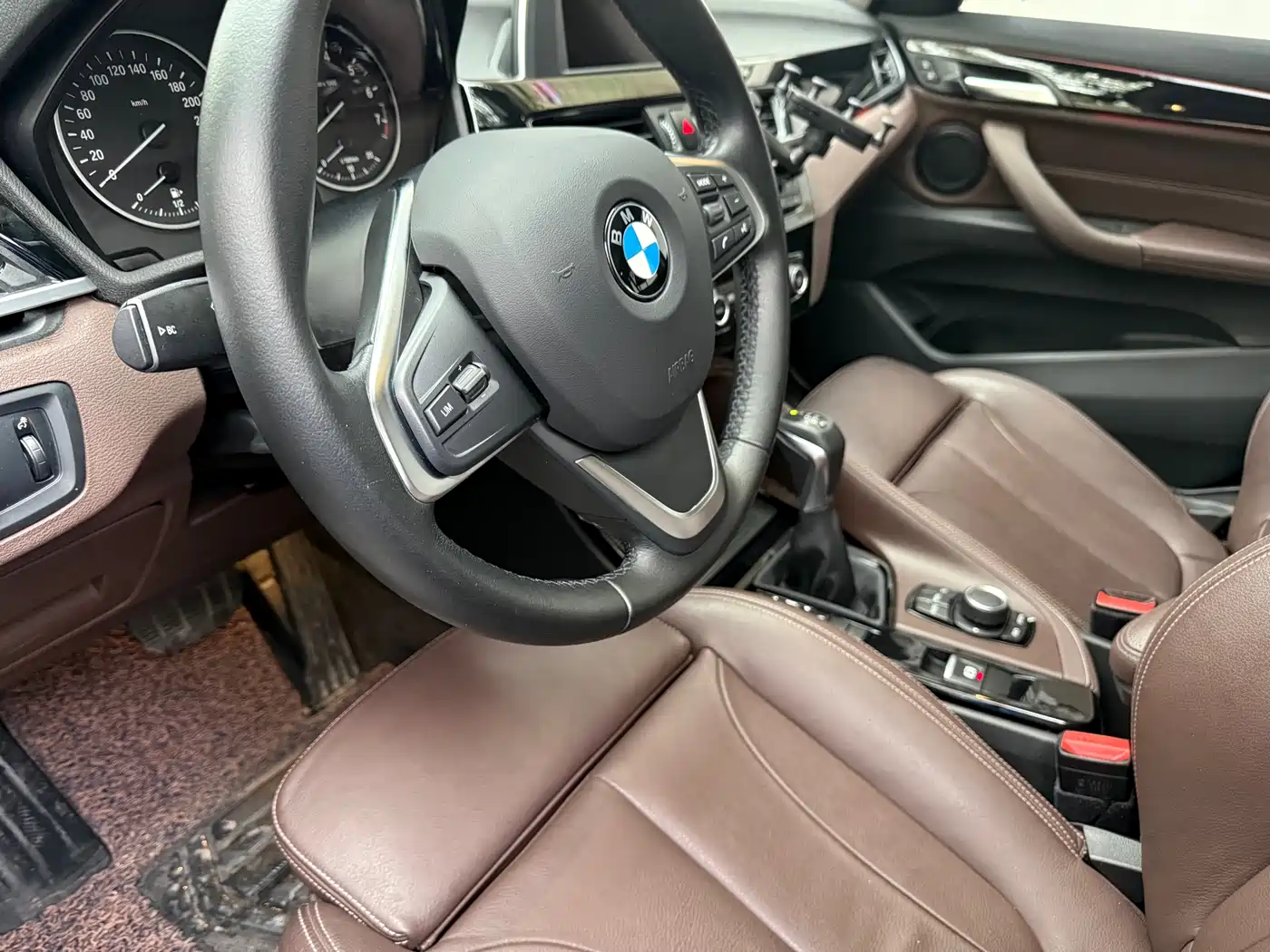BMW X1 2018 sDrive18Li Premium Model фото 6