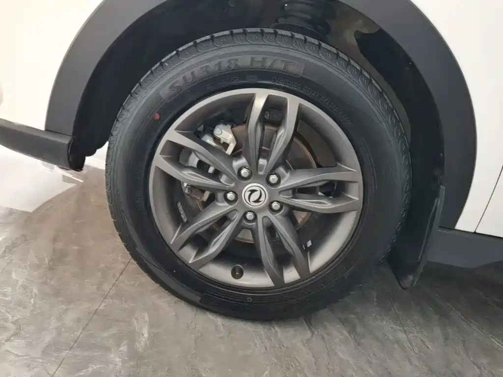 Dongfeng Fengguang Fengguang 580 2020 2020 1.5T CVT Luxury