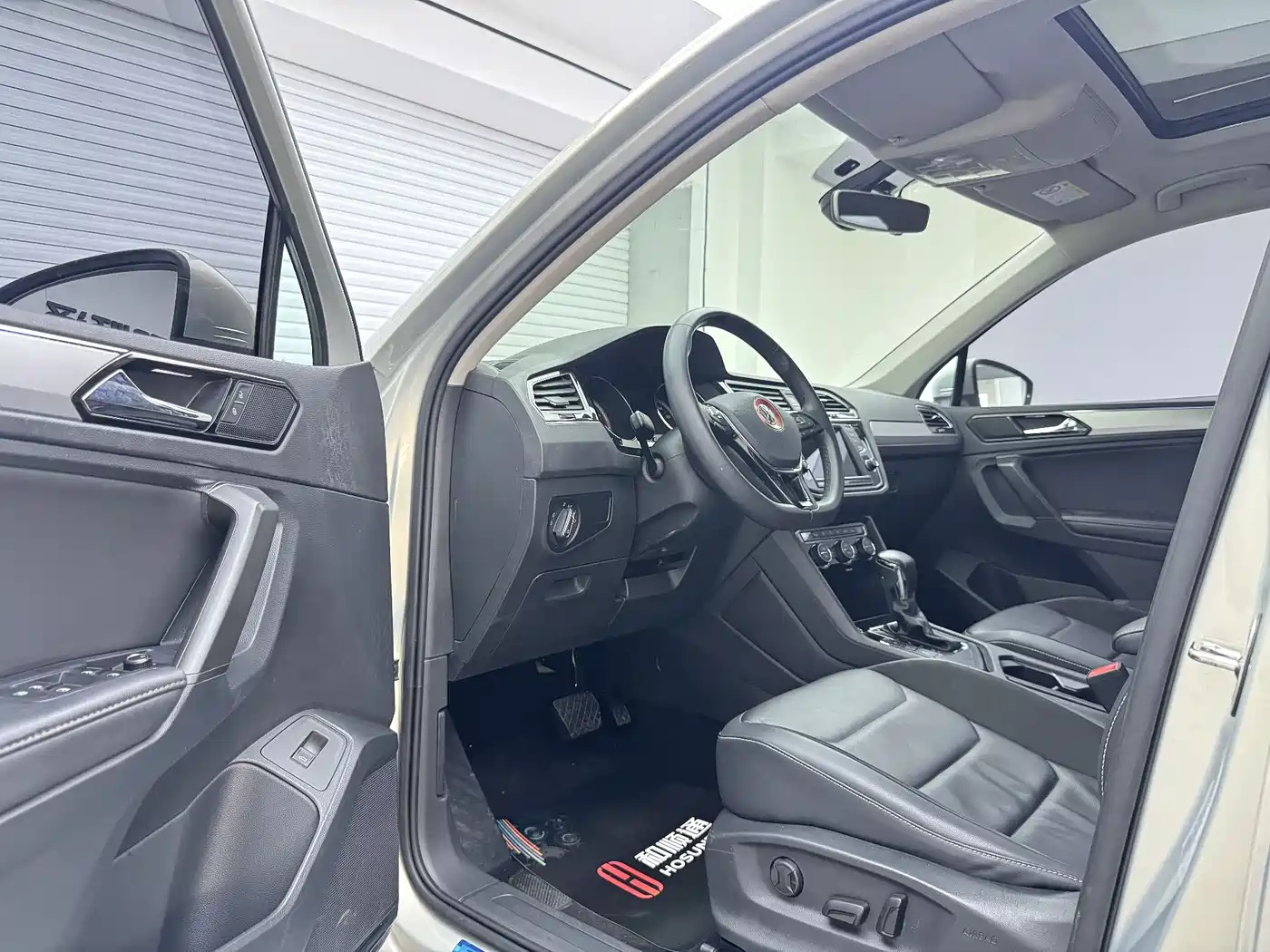 Volkswagen Tiguan L 2017 380TSI Automatic 4WD Luxury Edition фото 4