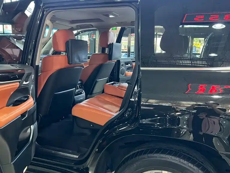 Lexus LX 2019 570 Dynamic Luxury Edition фото 21