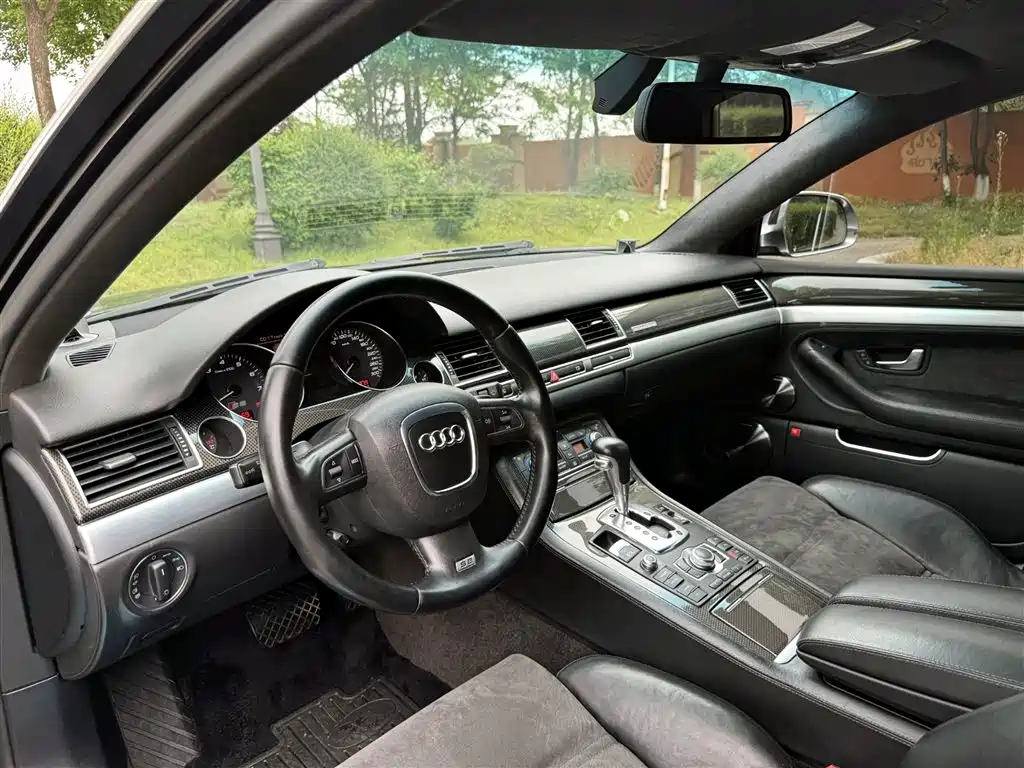 Audi S8 2009 Audi S8 5.2 FSI quattro фото 12