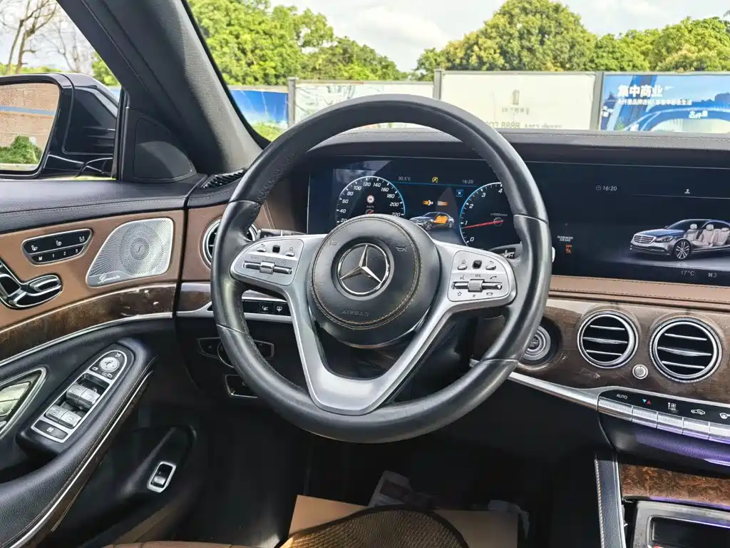 Фото 11 - Mercedes-Benz S-Class