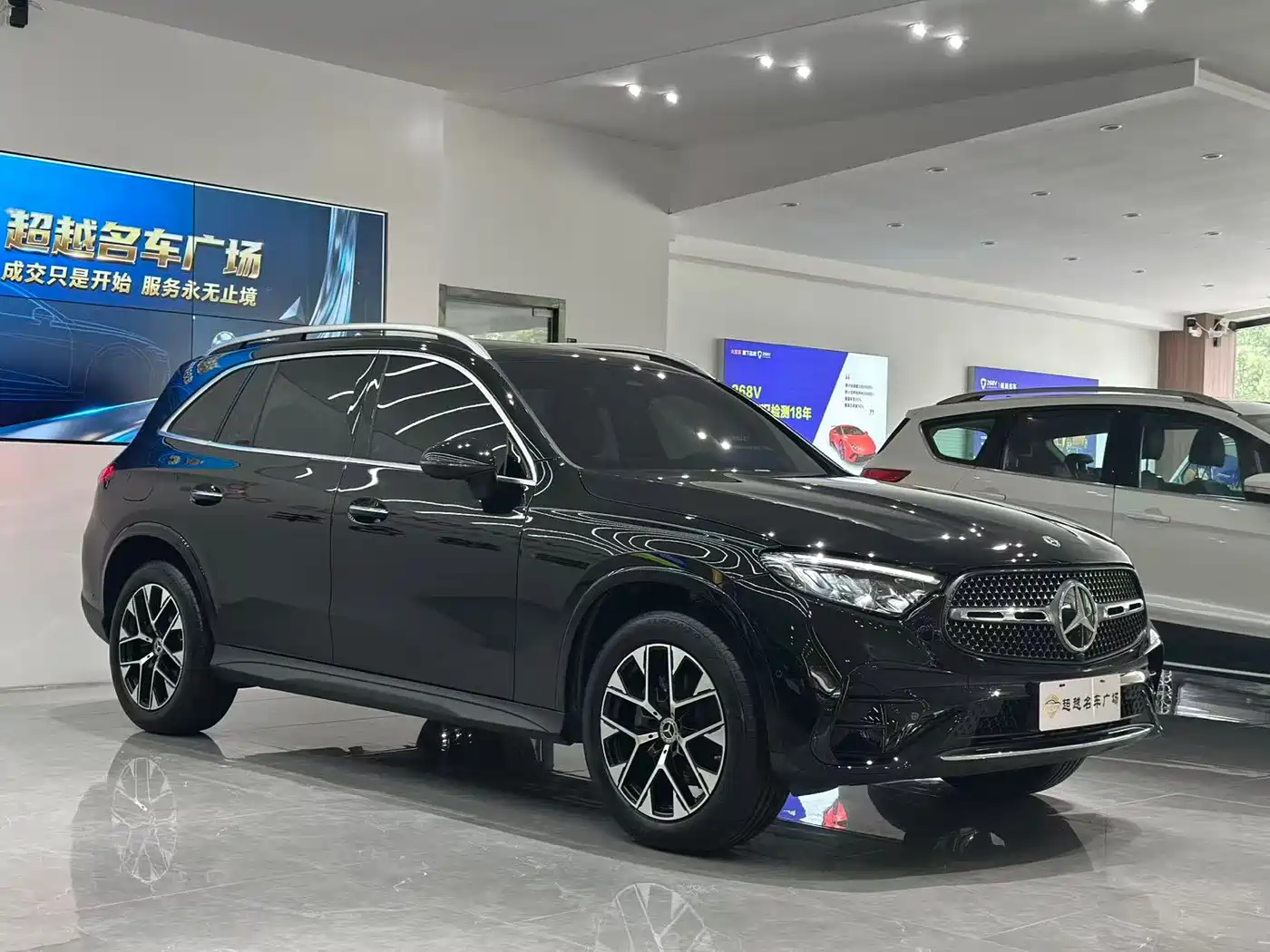 Mercedes-Benz GLC 2024 GLC 260 L 4MATIC Luxury 5-seater фото 3