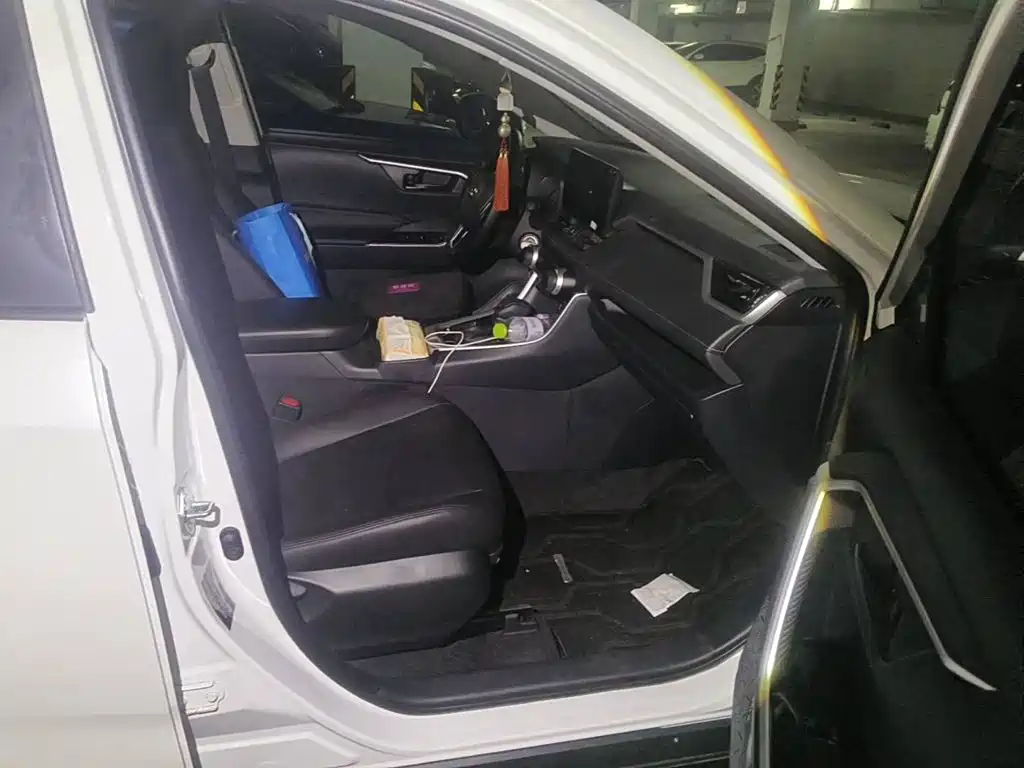 Toyota RAV4, миниатюра 10