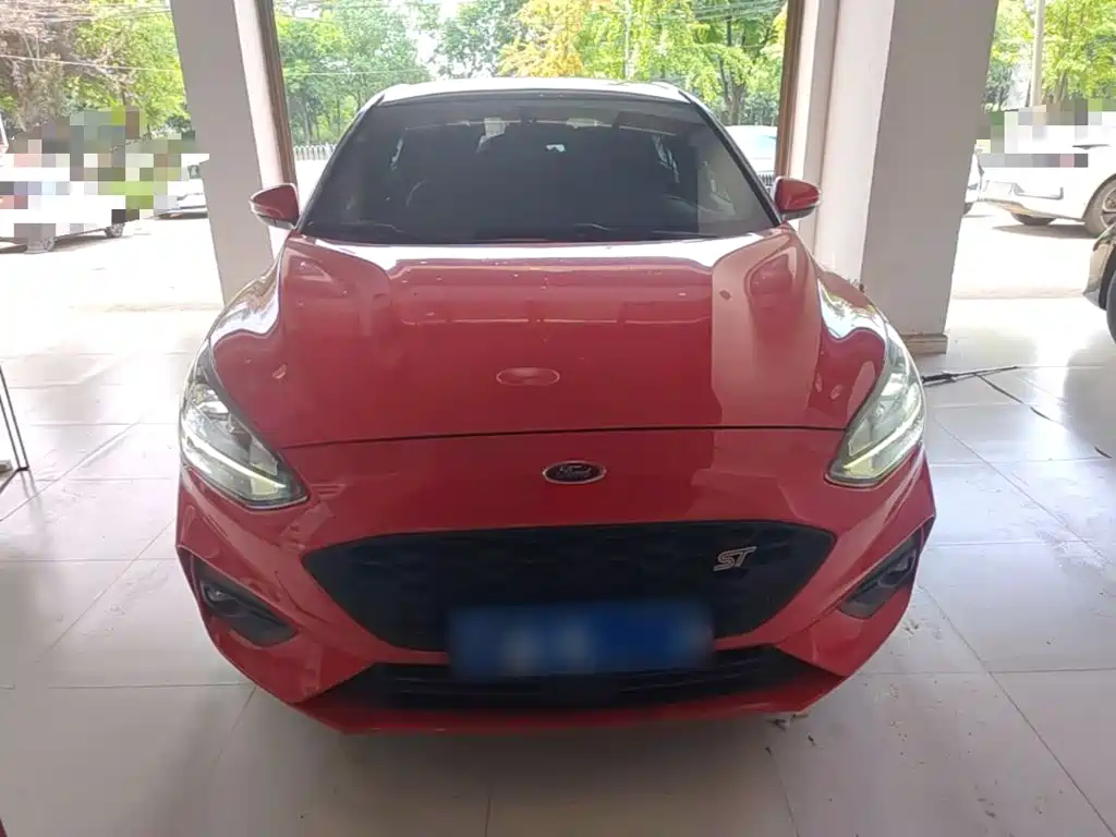 Фото 3 - Ford Focus