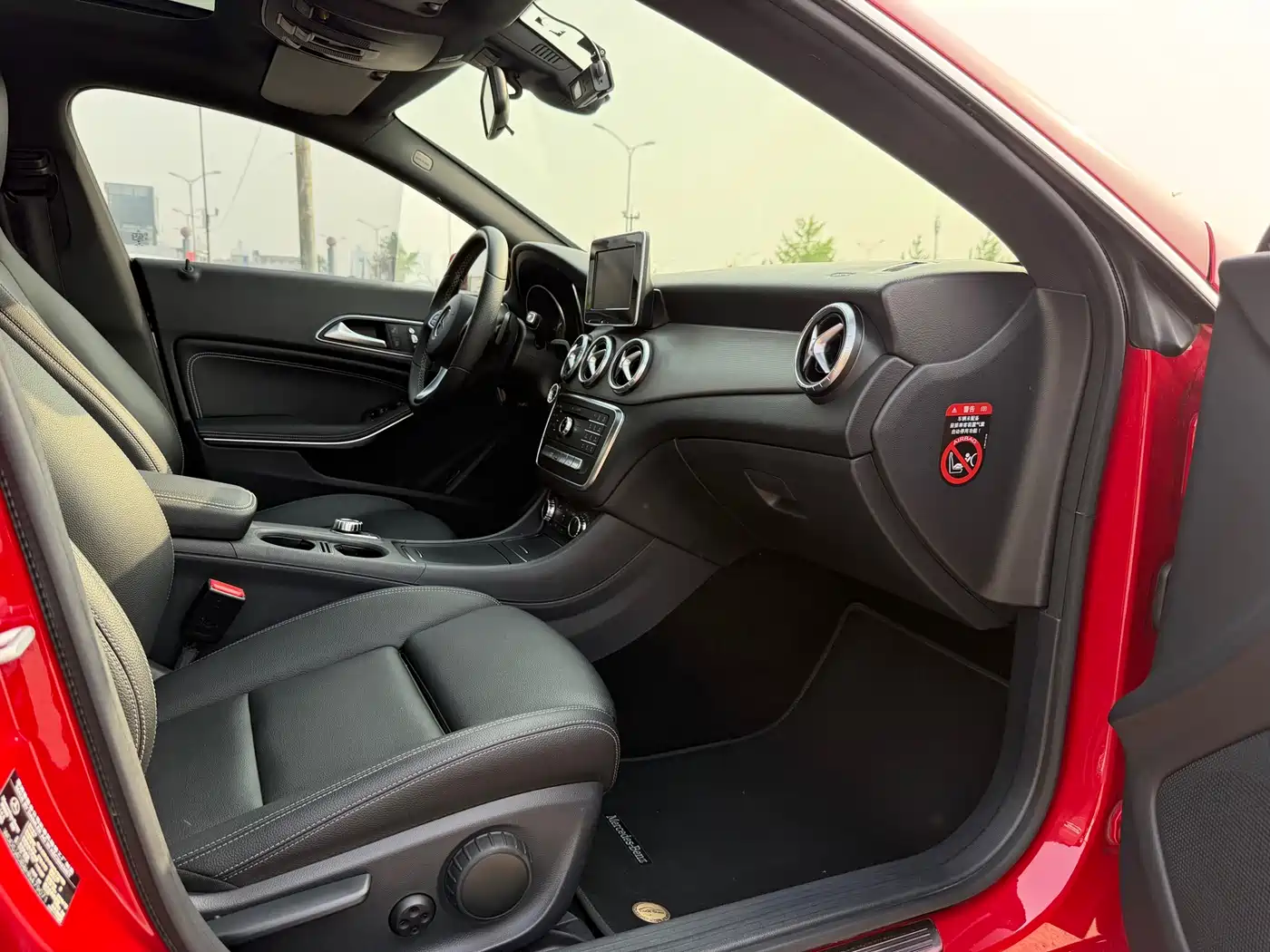 Mercedes-Benz CLA (Import) 2016 CLA 200 Fashion фото 28