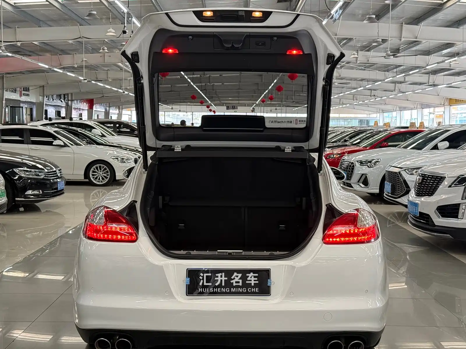 Photo 16 - Porsche Panamera