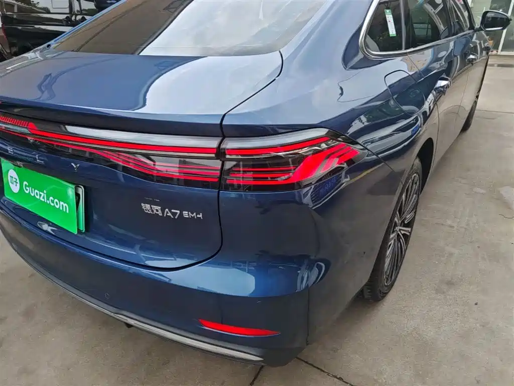 Geely Galaxy Galaxy A7 2025 EM-i фото 8
