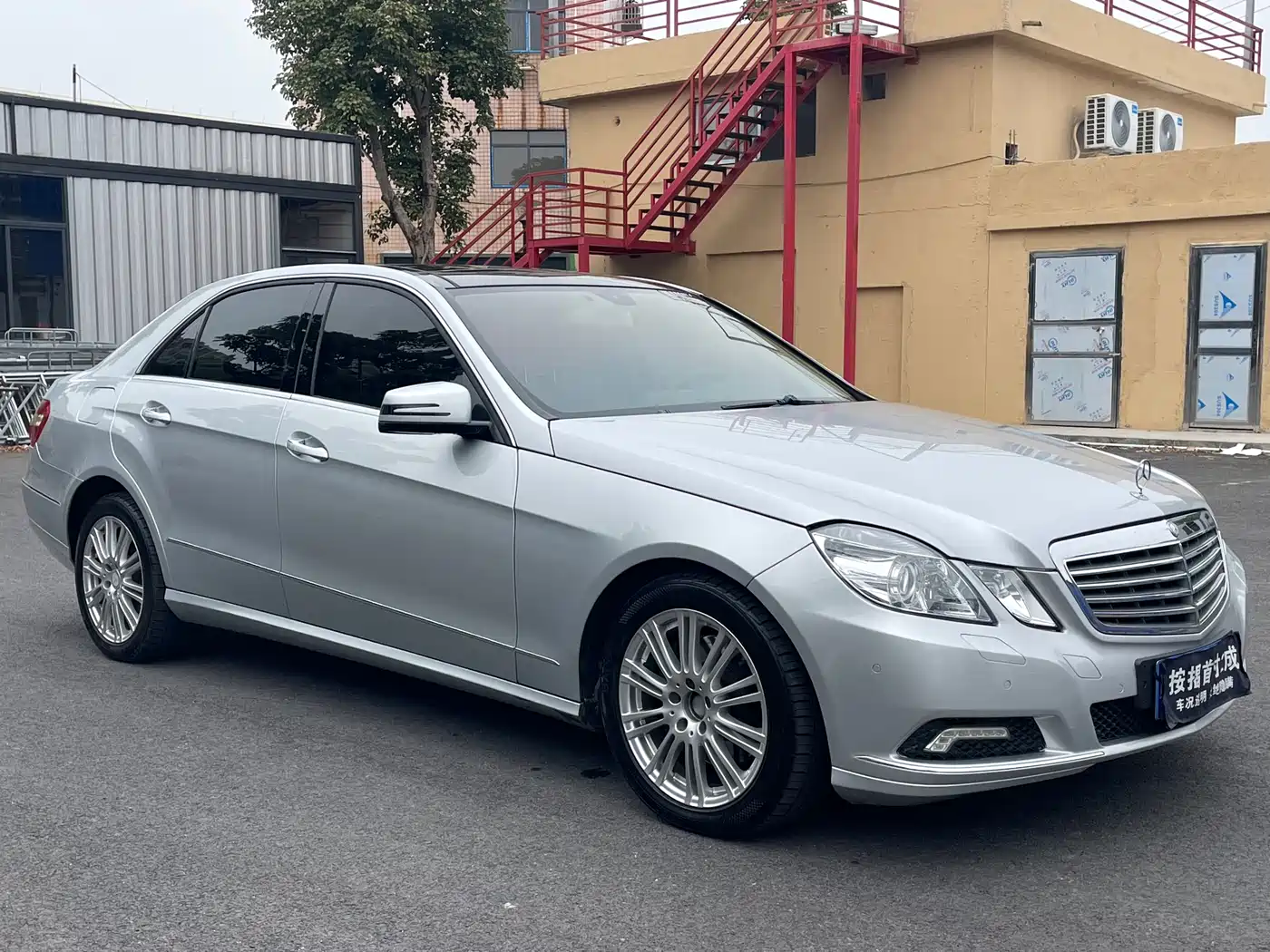 Mercedes-Benz E-Class (Import) 2009 Model E 300 Elegance Version фото 3
