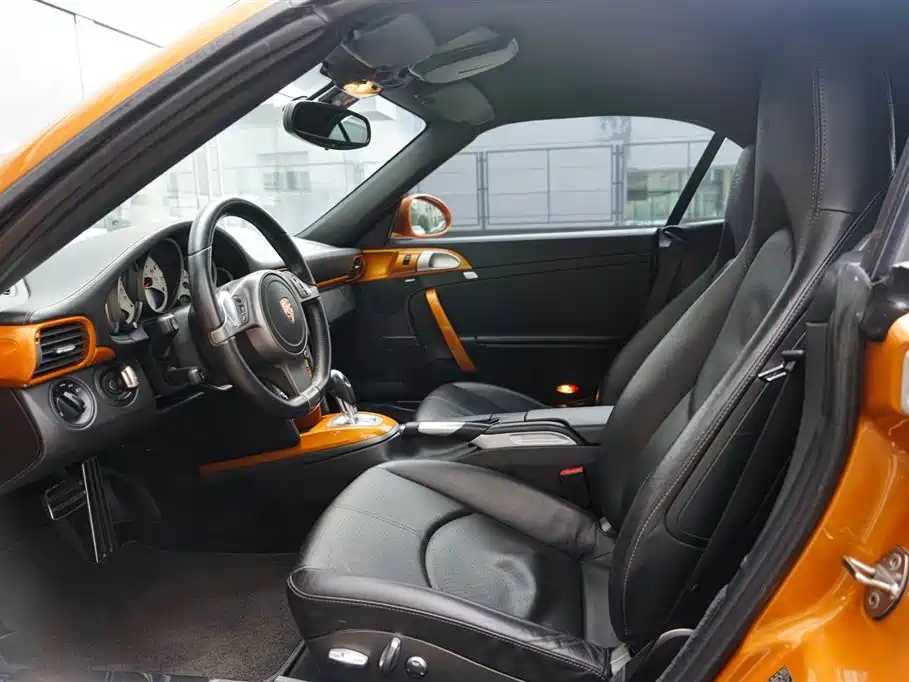 Porsche 911 2010 Carrera 4 Cabriolet 3.6L фото 15
