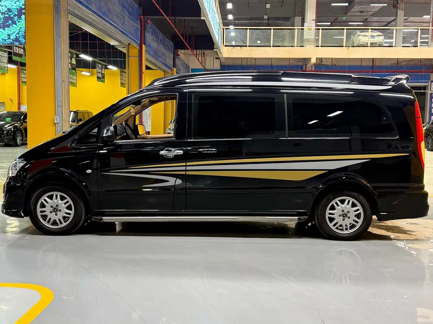 Mercedes-Benz Vito 2015 3.0L Elite фото 4