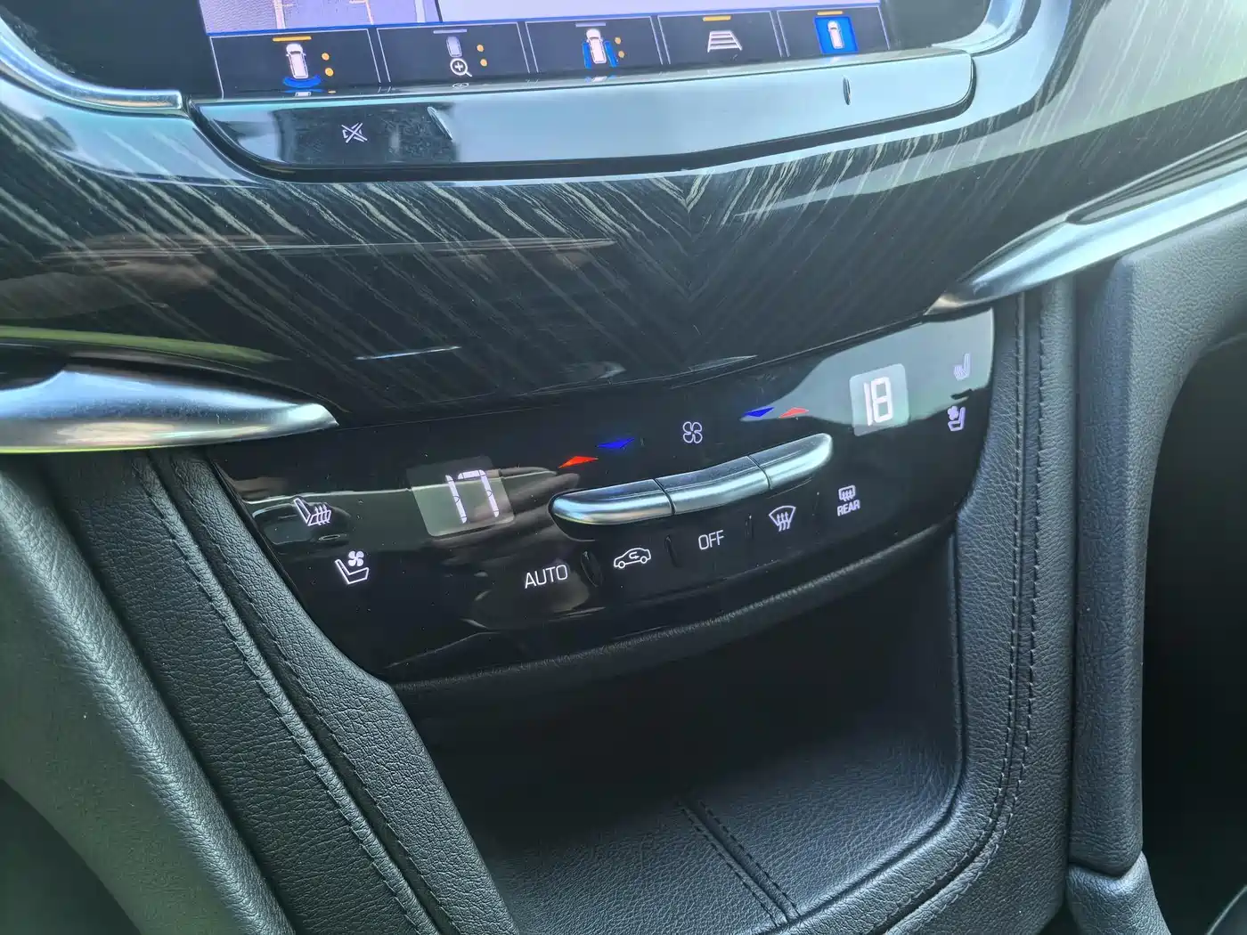 Cadillac XT6 2022 2.0T 6-Seater 4WD Luxury Edition фото 6