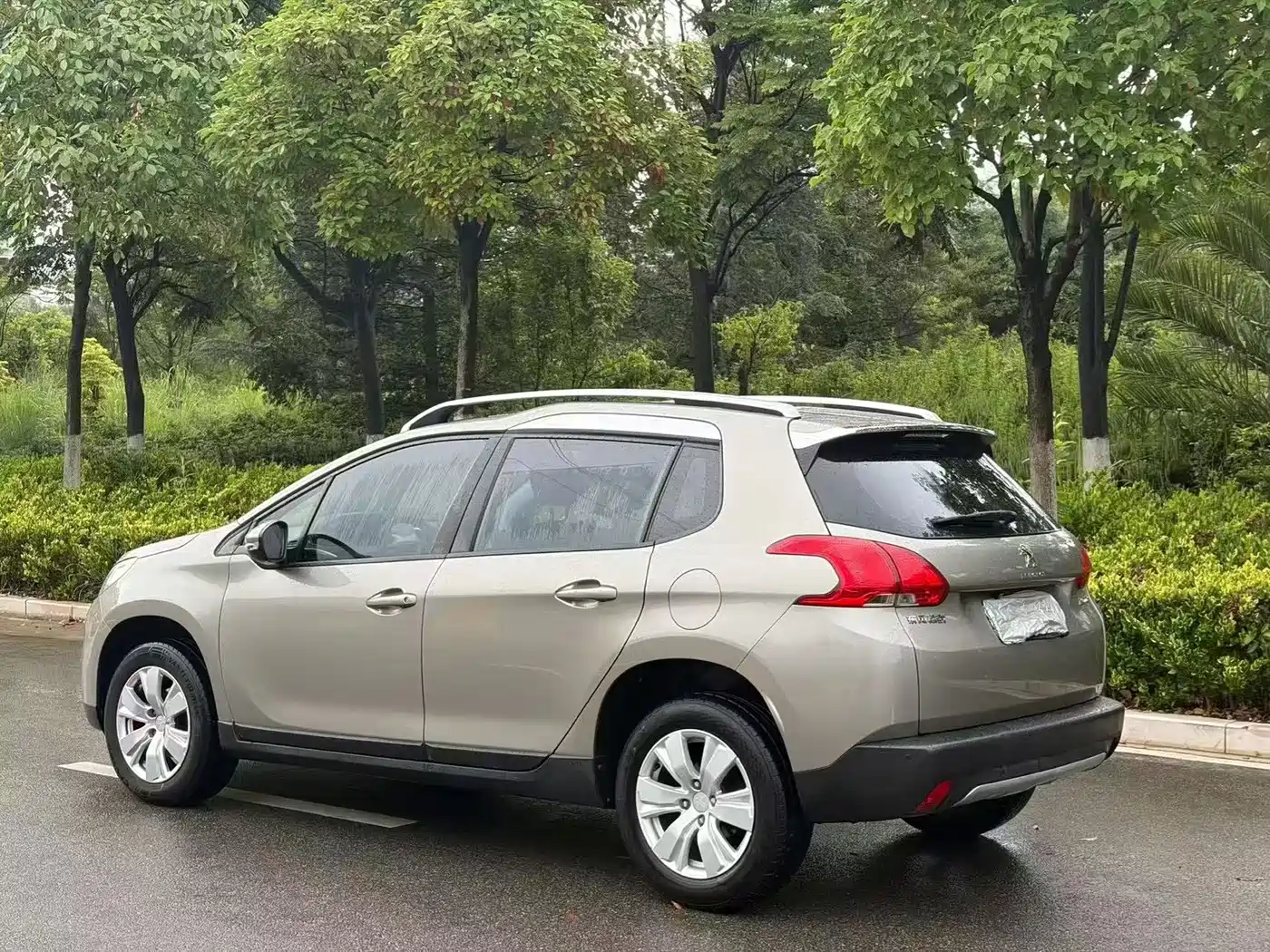 Peugeot 2008 2016 2014 1.6L Automatic Fashion Edition