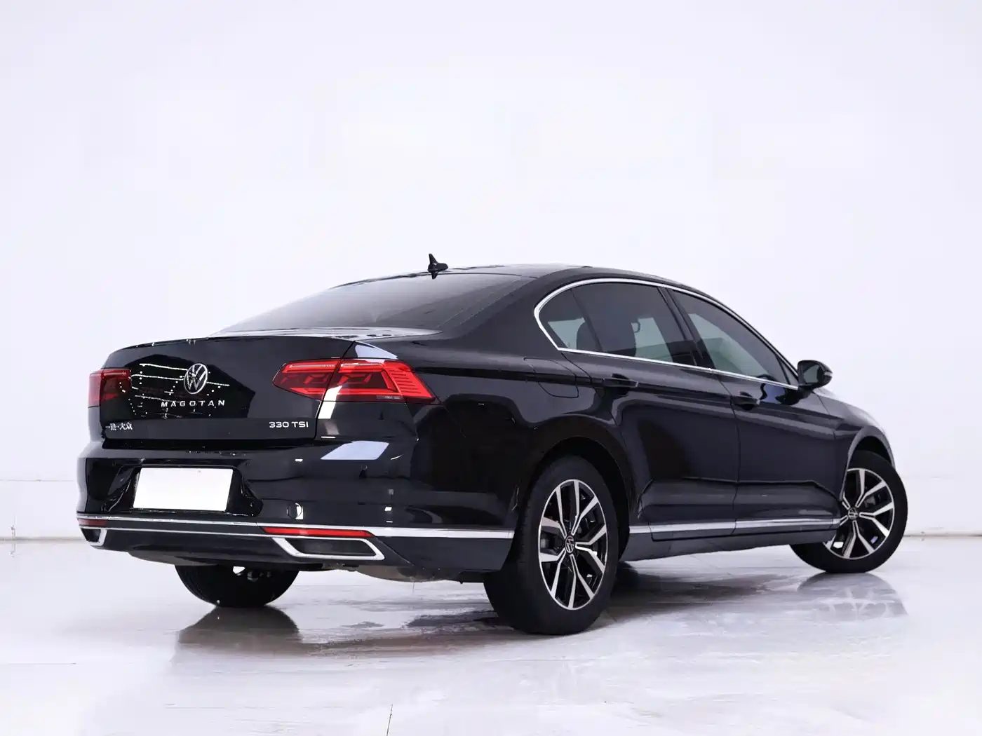 Volkswagen Magotan 2023 2 Million Units Anniversary Edition 330TSI DSG Leading Type фото 3