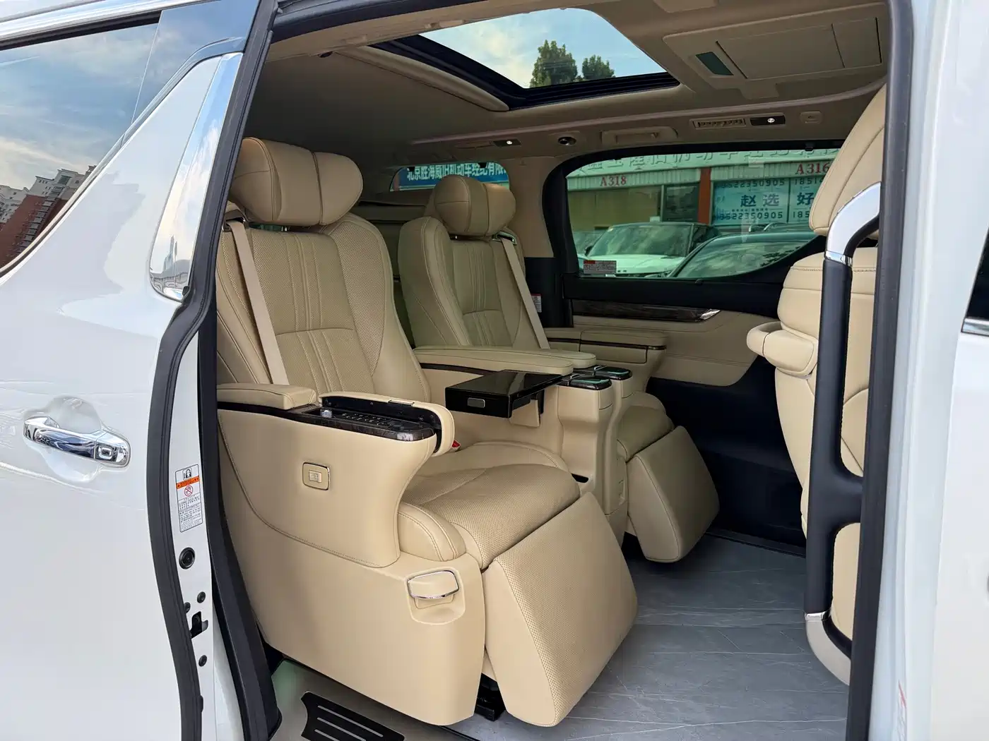 Toyota Vellfire 2022 2021 Crown Hybrid 2.5L HV Premium Edition