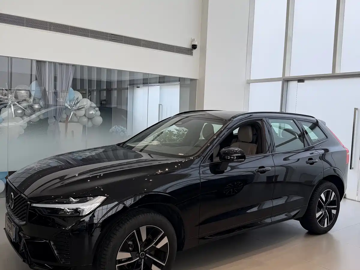 Фото 3 - Volvo XC60