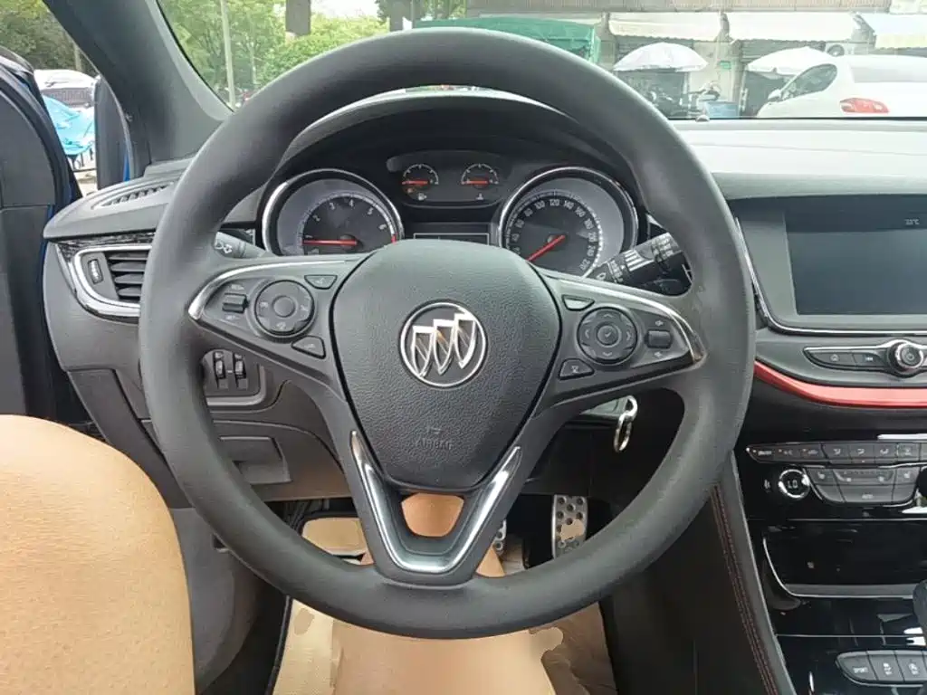 Фото 11 - Buick Verano