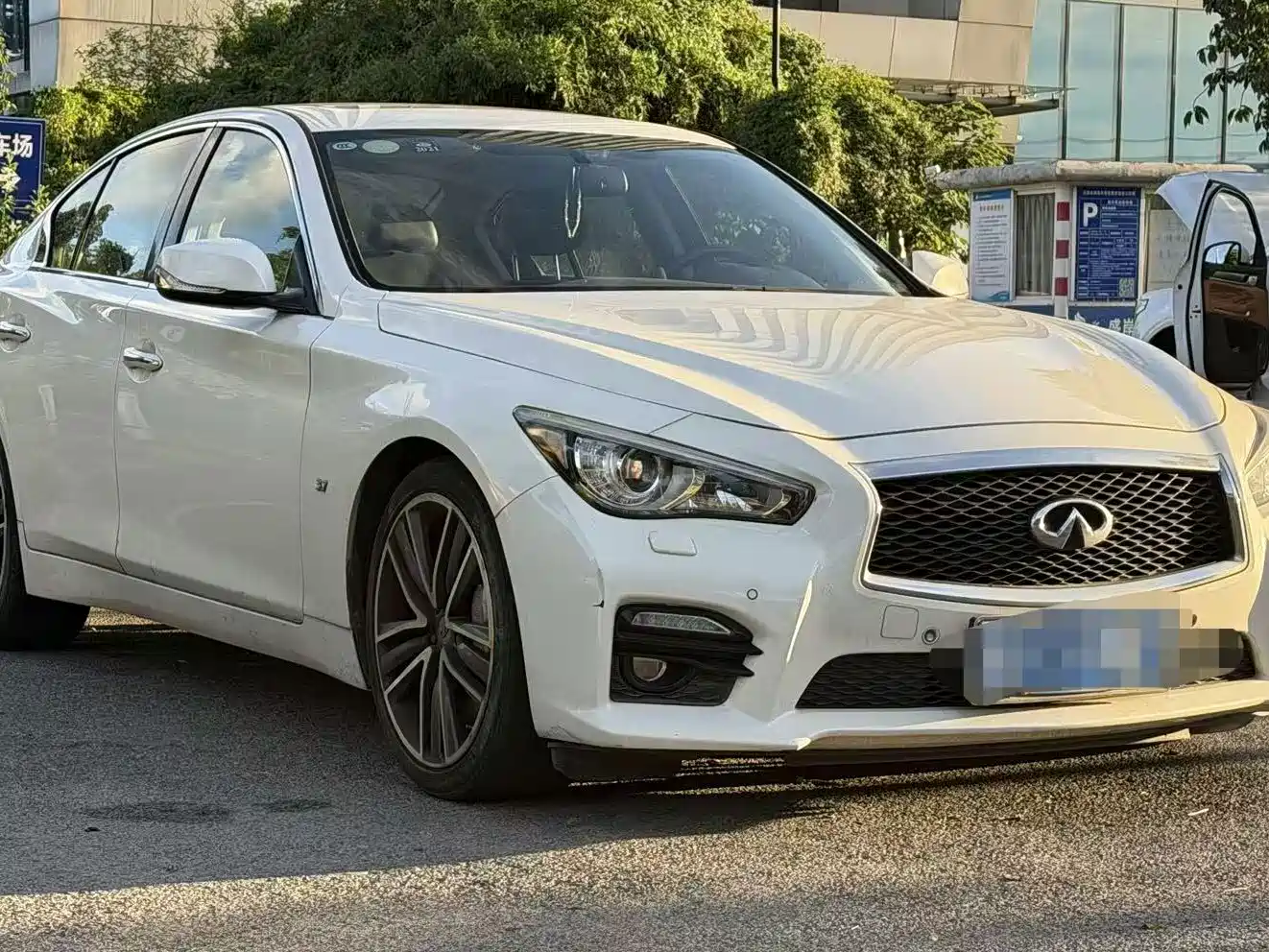 Infiniti Q50 2017 2014 3.7L Luxury Sport