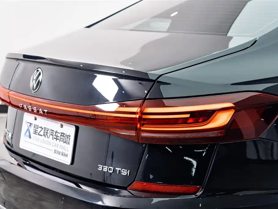 Volkswagen Passat 2022 330TSI Starlight Elite Edition фото 8