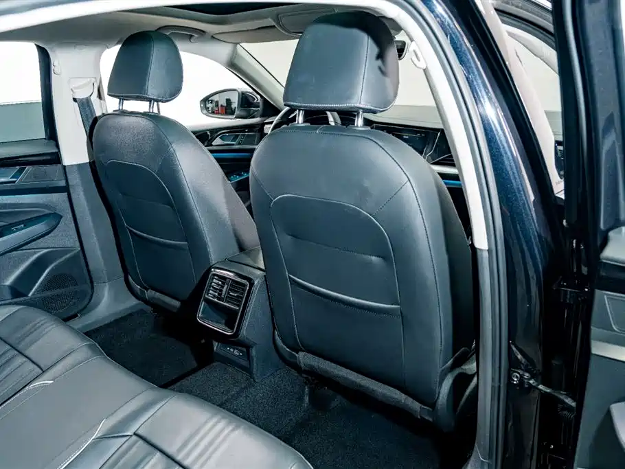 Volkswagen Passat 2022 330TSI Starlight Elite Edition фото 19
