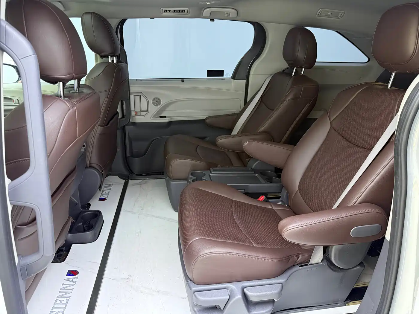 TOYOTA SIENNA