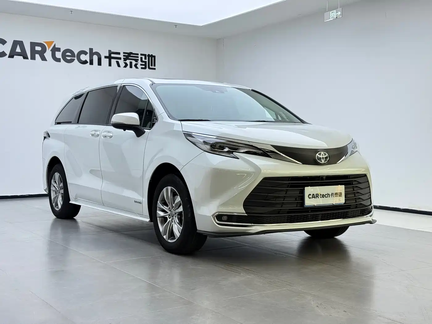 TOYOTA SIENNA