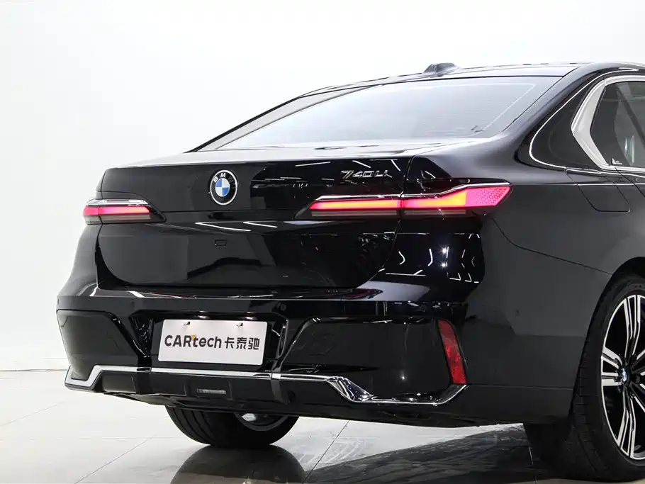 BMW 7 Series 2023 Model 740Li Leading M Sport Package фото 9
