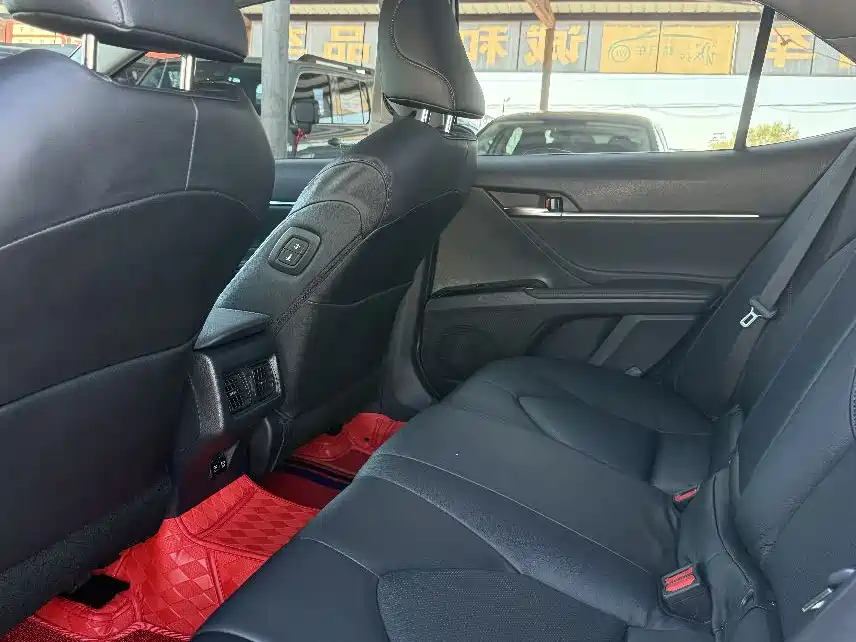 Toyota Camry 2018 2.5G Luxury Edition фото 6