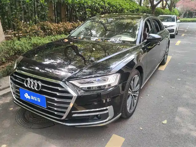 AUDI A8