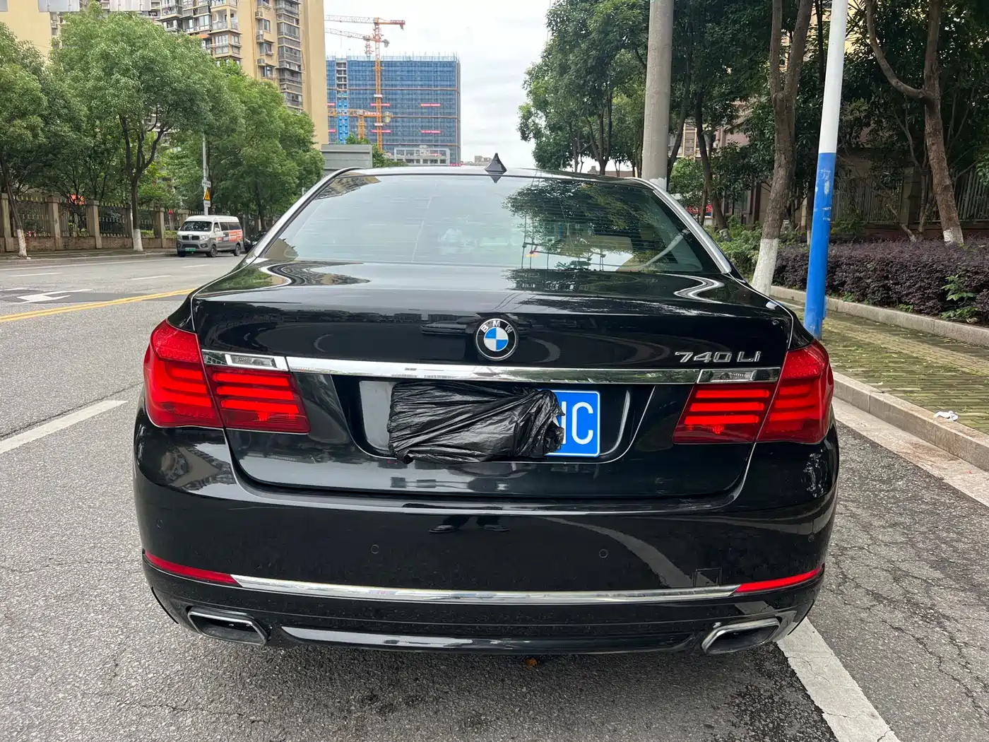 Фото 8 - BMW 7 Series