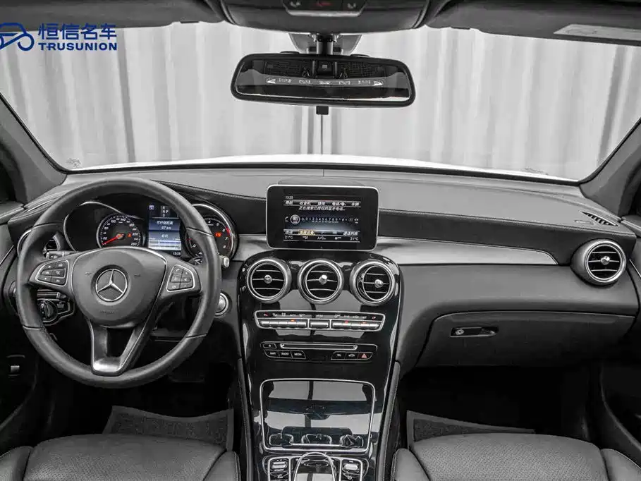Mercedes-Benz GLC Coupe 2019 GLC 200 4MATIC Coupe SUV фото 13