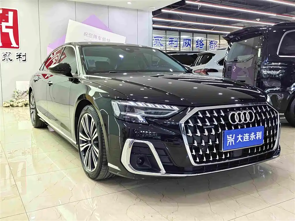 صورة 3 - Audi A8