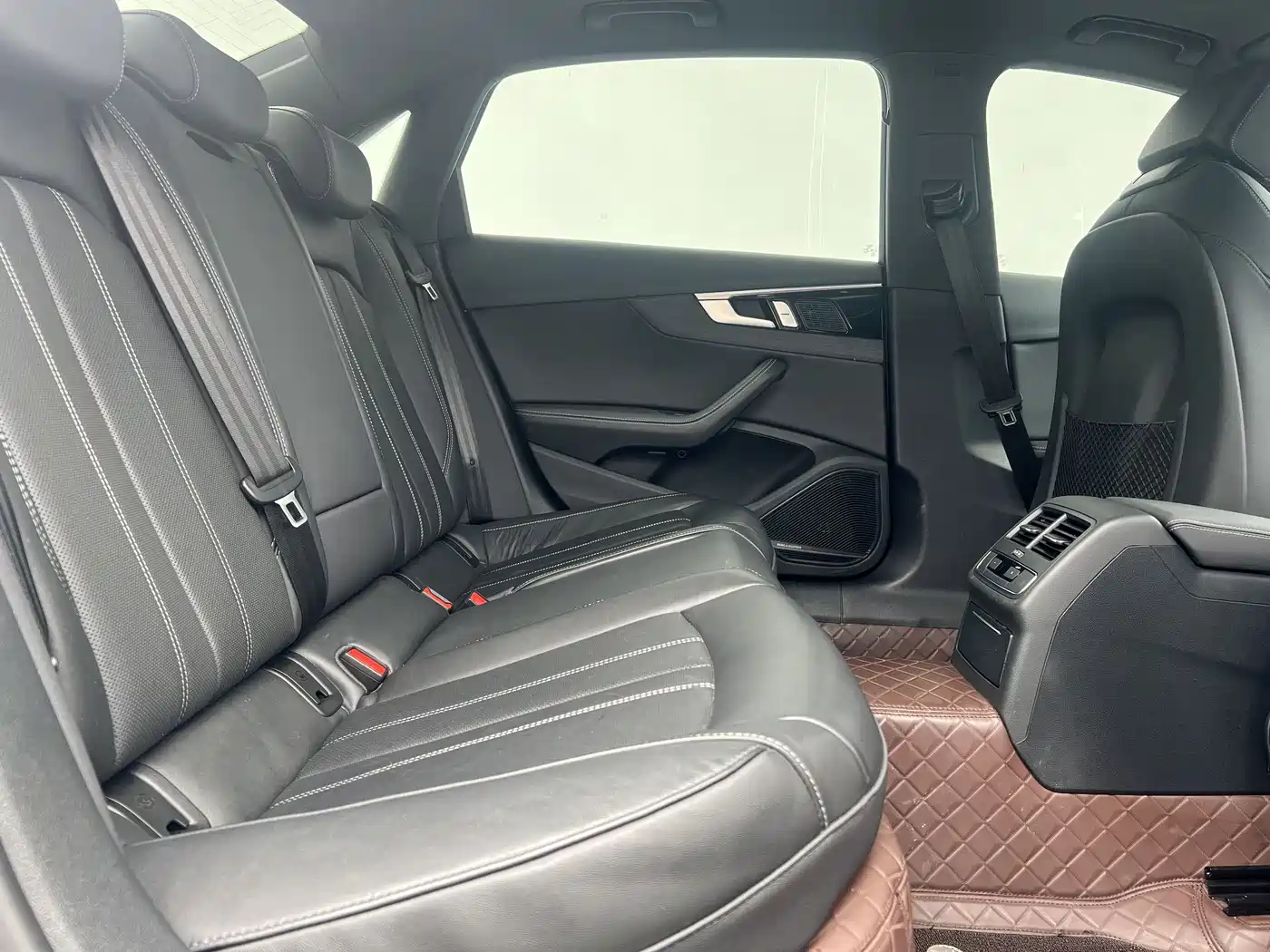 Audi A4L 2024 40 TFSI Luxury Dynamic (Starry Night Edition) фото 7
