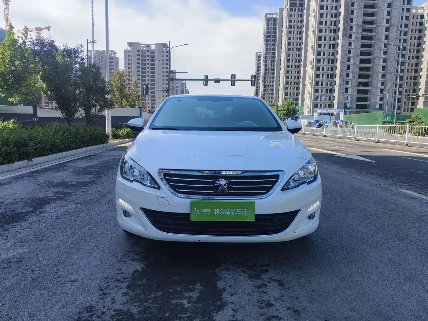 Peugeot 408 2016 1.6T Automatic Luxury Edition фото 2