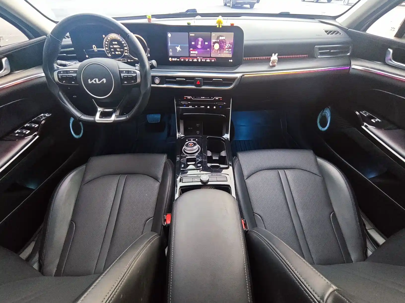 Photo 2 - Kia K5