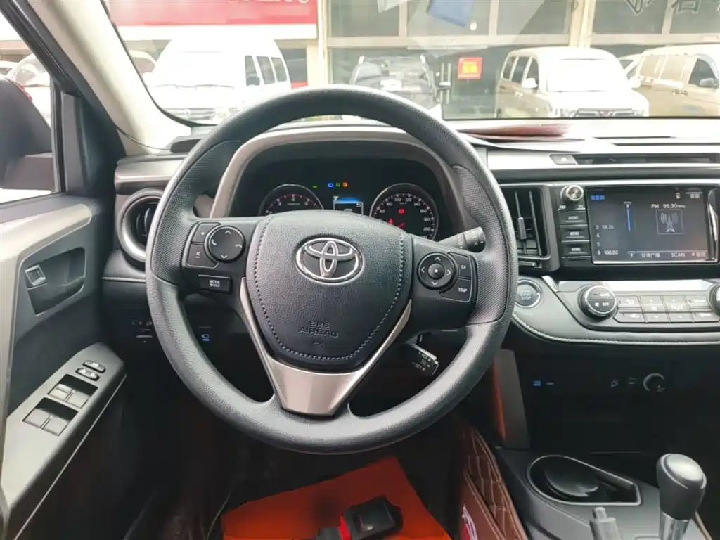 Toyota RAV4 Rongfang 2019 2.0L CVT 2WD Style X Limited Edition China VI фото 11